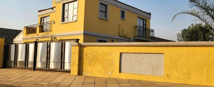 Double story rental. empty & available immedi  in Vosloorus