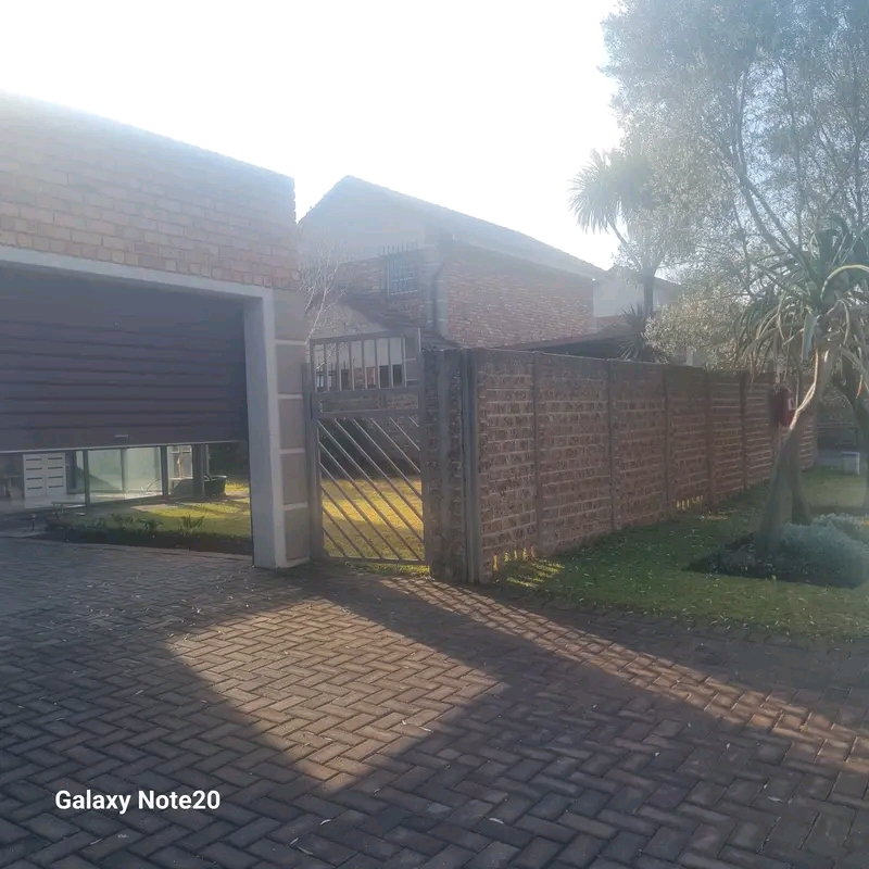 Stylish house is up for rental 1 september202  in Benoni