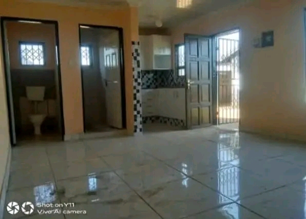 Available bachelor to rent
area: villa liza  in Boksburg