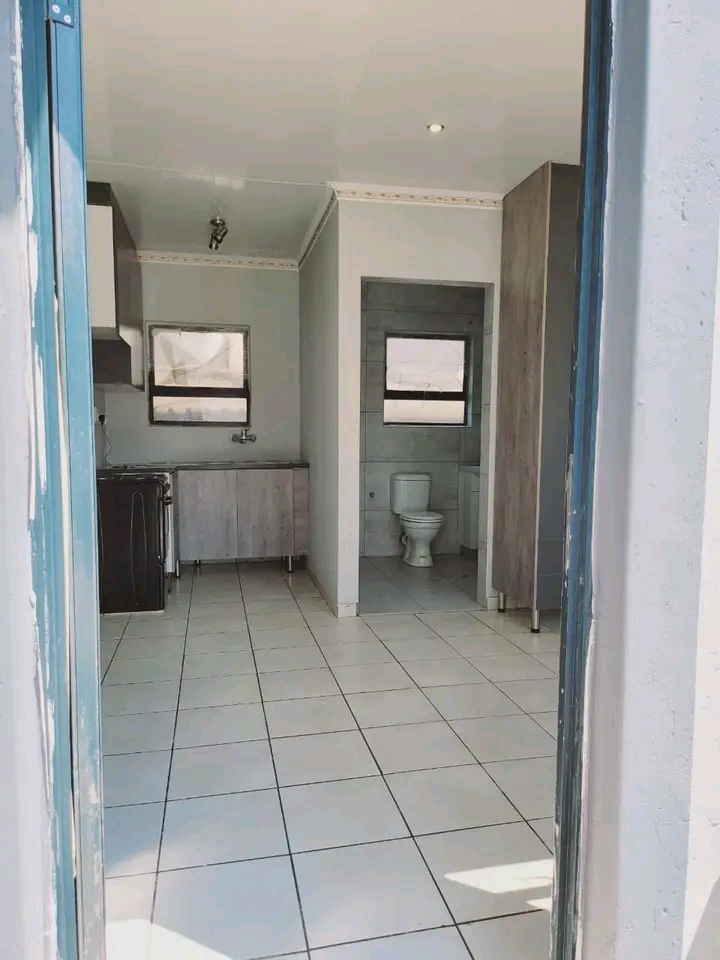Bachelor room available for rental in ext 2
  in Vosloorus