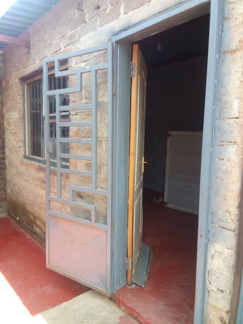 A nice room available to rent 2minutes walk f  in Tembisa