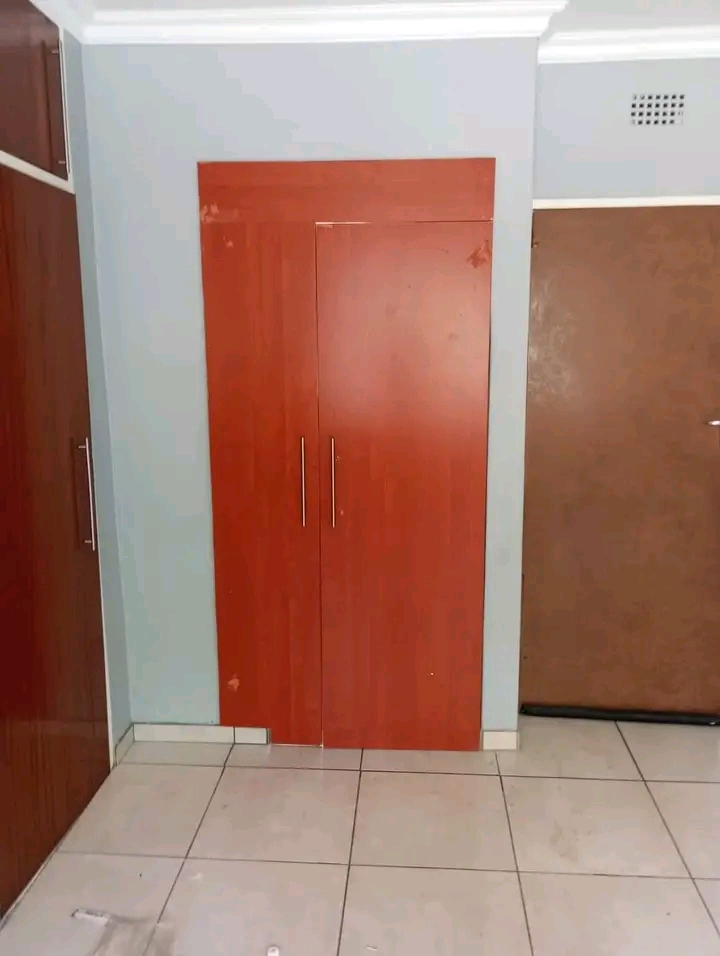 Spacious cottage available 1st of april 2024   in Alberton