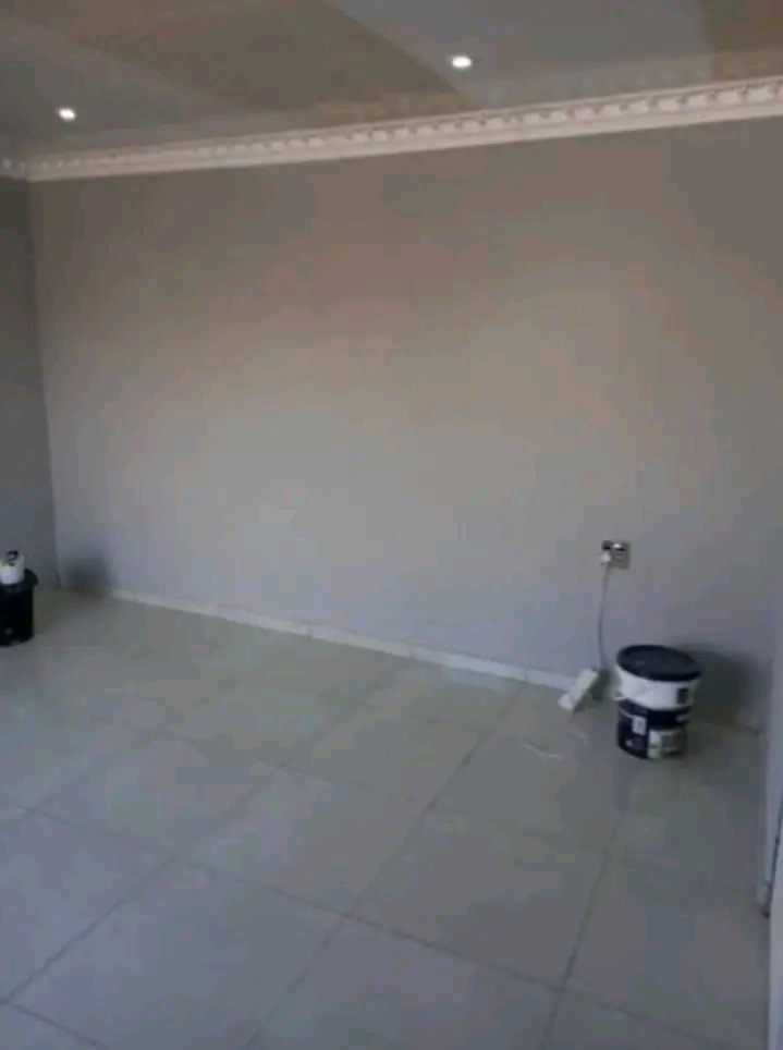 Room available this month end (may 2024) in t  in Vosloorus