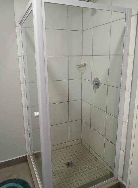 Room available in a 2 bedroom at erand creek   in Midrand
