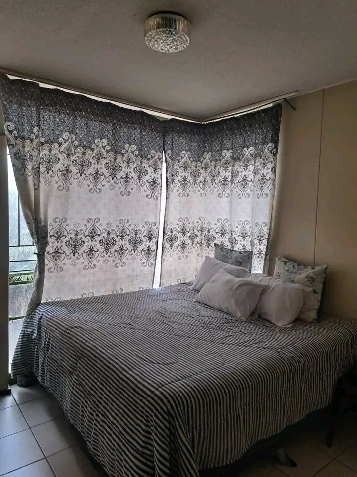 Room available 1feb  2900 including electrici  in Sunnyside