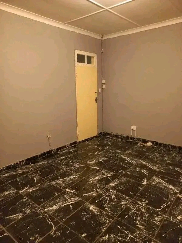 3 bedroom house with 2 bathroom house to let   in Kensington