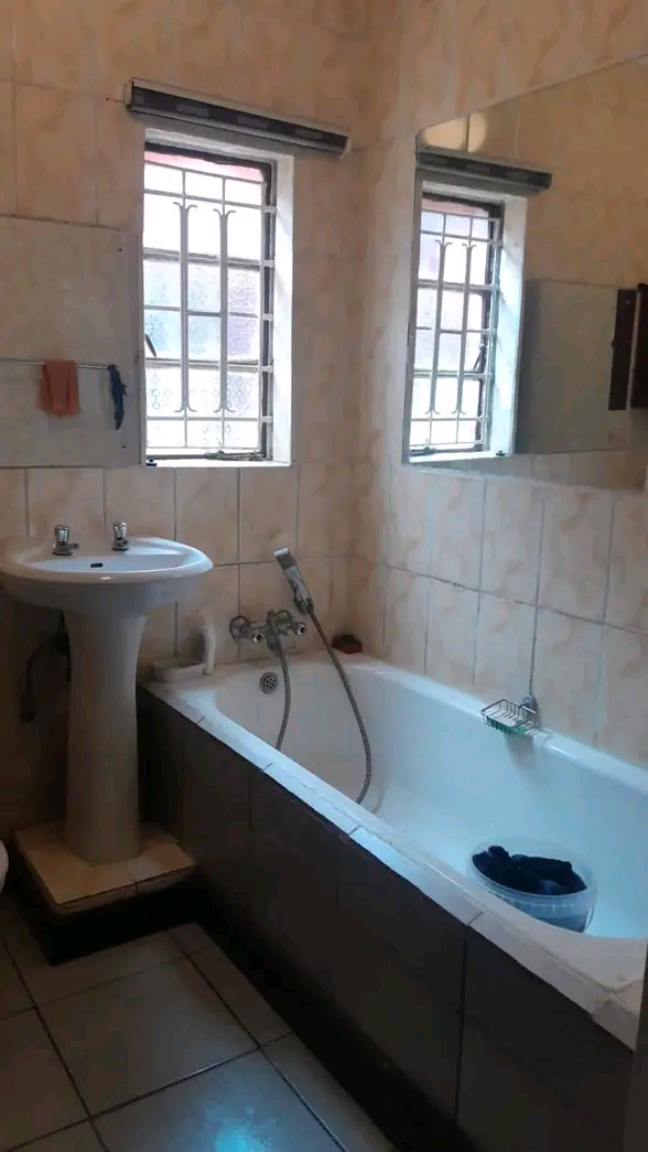 Accommodation in ext1.twò bedroom house for   in Rabie Ridge