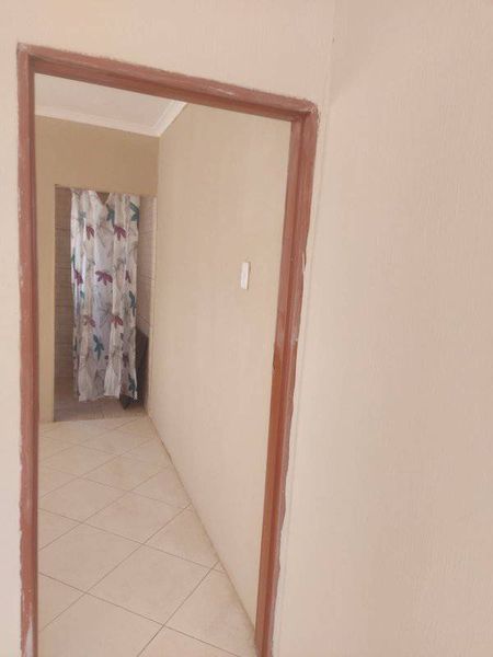 Ebony park ext 5📌
one bedroom unit 
r320  in Ebony Park