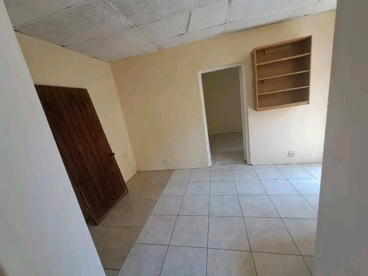 Cottage to rent hunter street
• bedroom
�  in Yeoville