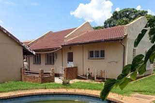 1 fitted  bedroom  cottage, comes with  fitte  in Birchleigh North