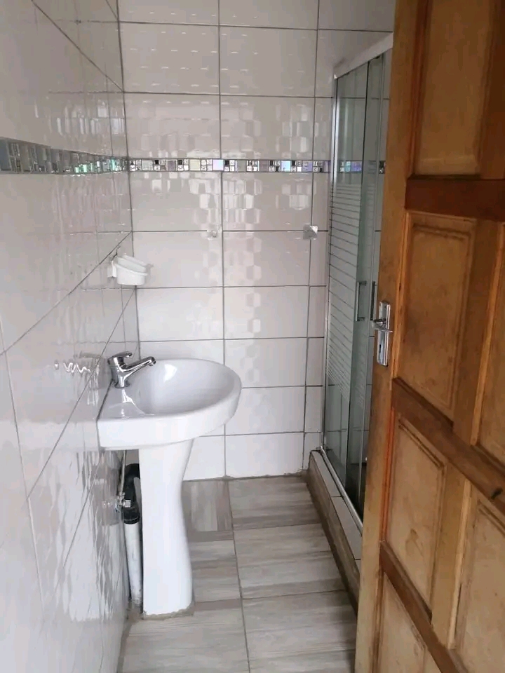 Rooms available to rent immediately at ext 11  in Protea Glen