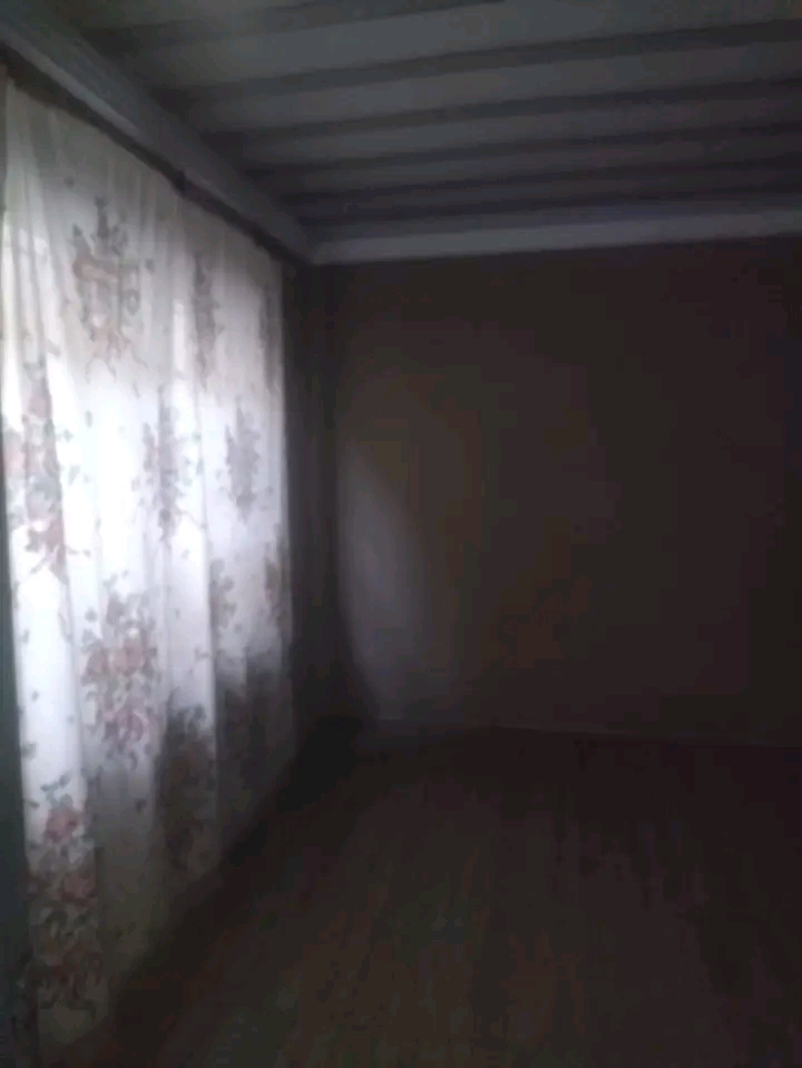 1 room to rent in ext2 for r1000. the rooms a  in Moleleki