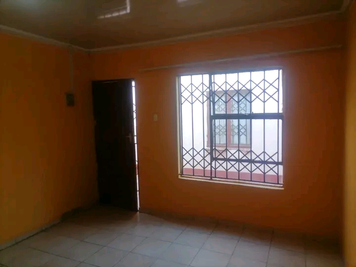 Spacious en-suite room to rent at ext 24.

  in Protea Glen