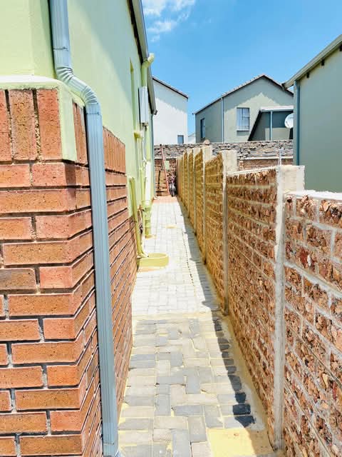 2 bedroom house available for rental new deve  in South Hills