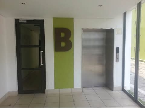 2 bedroom 2bathroom apartment
available now  in Rivonia