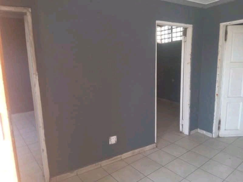 2 bedroom cottage to let available now in val  in Townsview