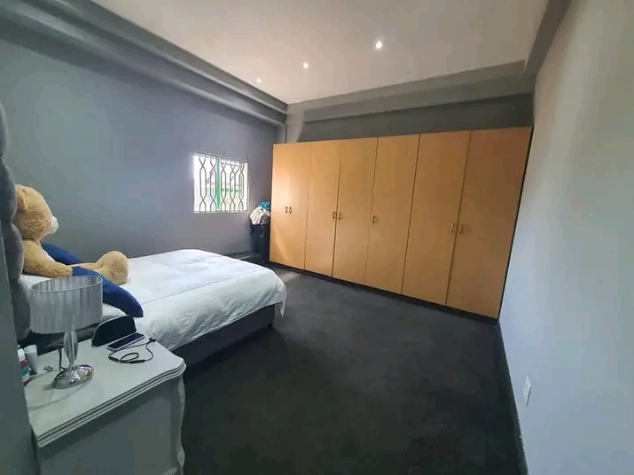 2 bedroom apartment to let
a 2 large bedroom  in Benoni