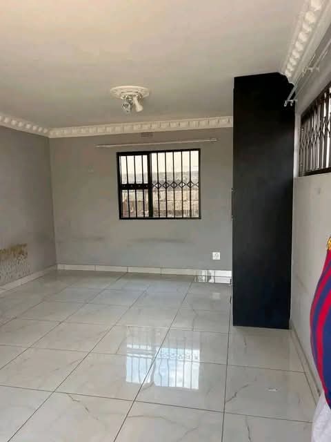 Spacious room to rent in c.e.5
r2,500 /pm |   in Vanderbijlpark
