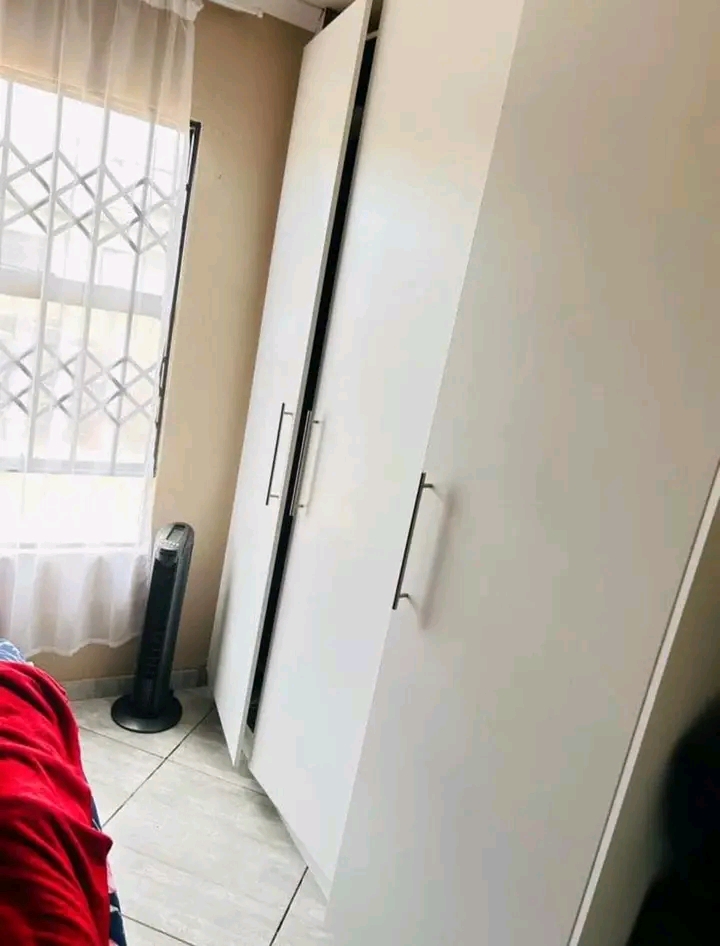 This 3 bedroom house is located in a bluehill  in Blue Hills