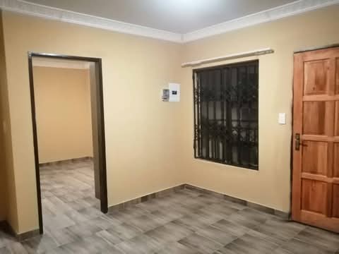Rental next to mall
1 bedroom cottage 
r440  in Birch Acres