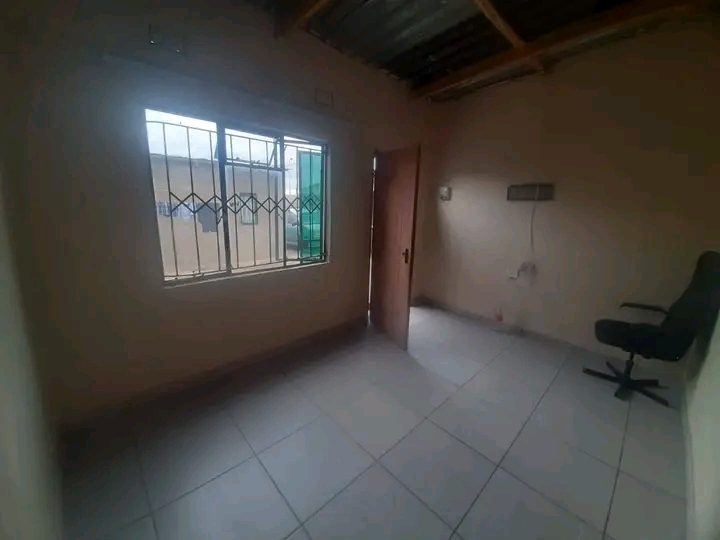 Standard room available in ext 1 no parking   in Kaalfontein
