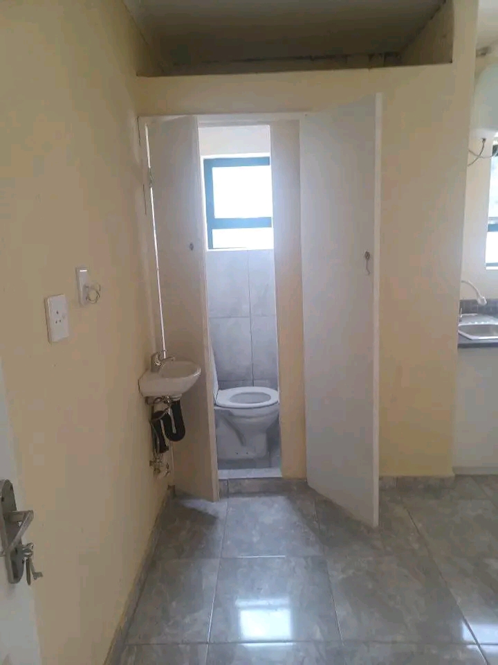 Brand new place to rent for 2700
unlimited f  in Yeoville