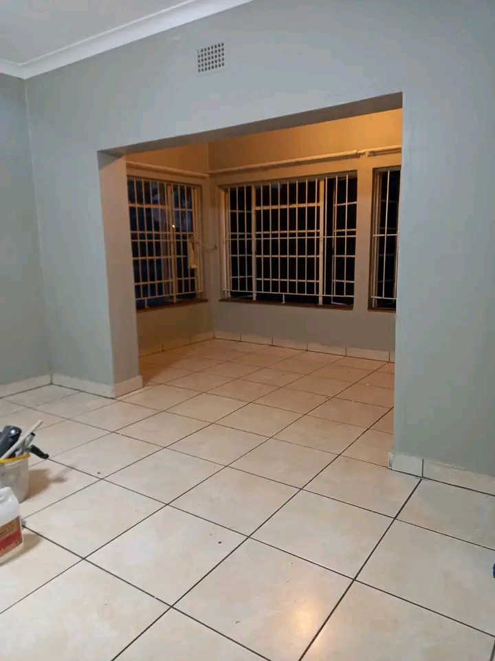 A spacious 3 bedroom stand alone house  💯   in Kempton Park