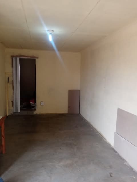 Place available for end of february occupatio  in Tembisa