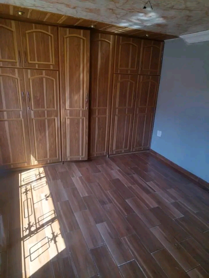 House to rent available immediately
nb: 100�  in Vosloorus