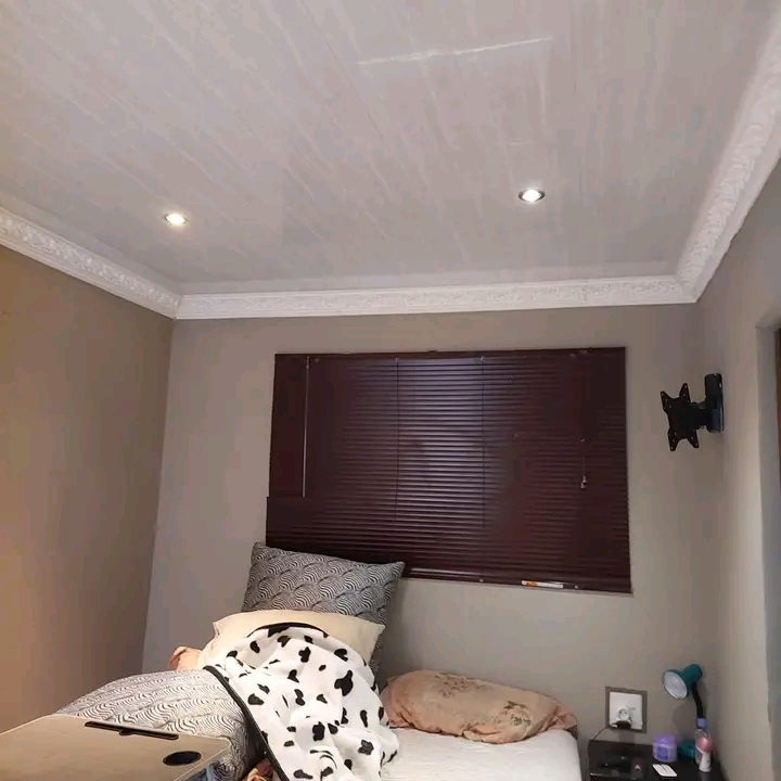 A spacious room with an en-suite is available  in Emdeni