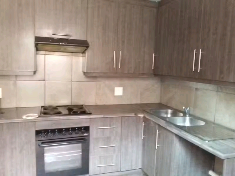 Available to rent now.
3bedrooms with 2 toil  in Kensington
