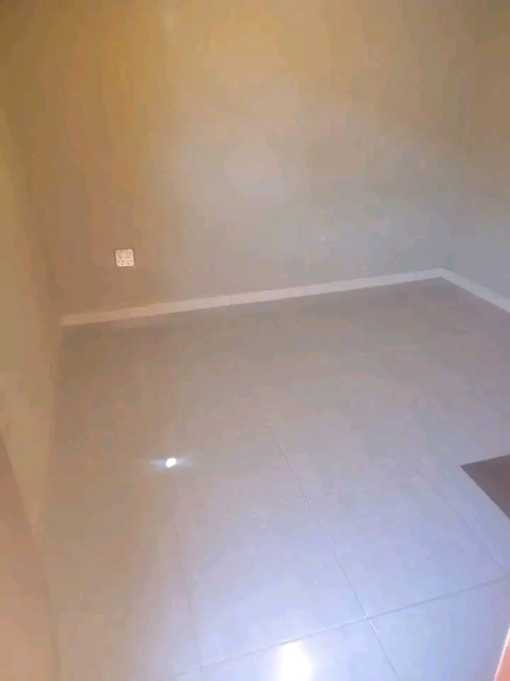 Room to rent around ext 11 r1200 contact me  in Protea Glen