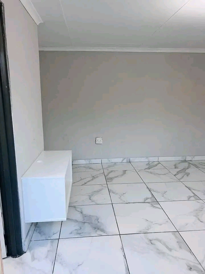 Cottage available immediately to rent at phum  in Vosloorus