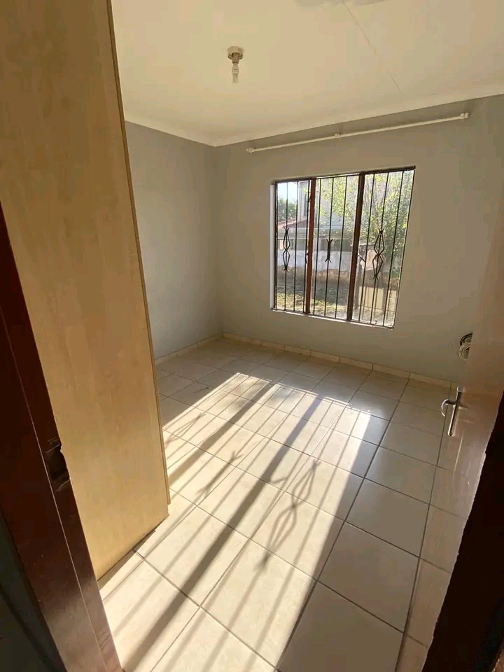 2 bedroom 1 bath house to rent immediately in  in Cosmo City