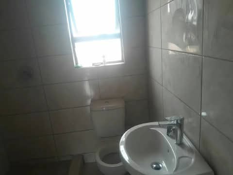 Room available fro rental @ extension 9

re  in Protea Glen
