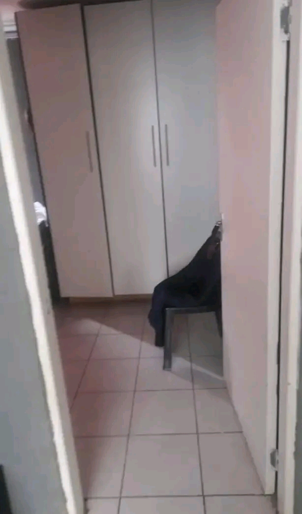 A beautiful backroom in block ff r4000
2 bed  in Soshanguve
