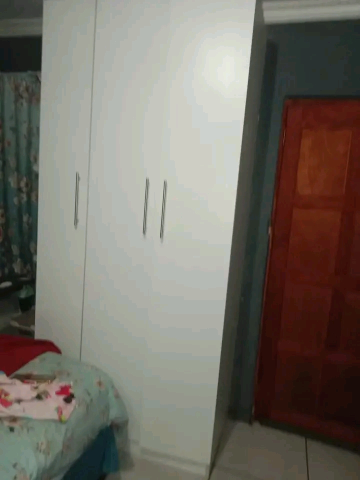 Cottage to rent with inside shower, toilet an  in Cosmo City