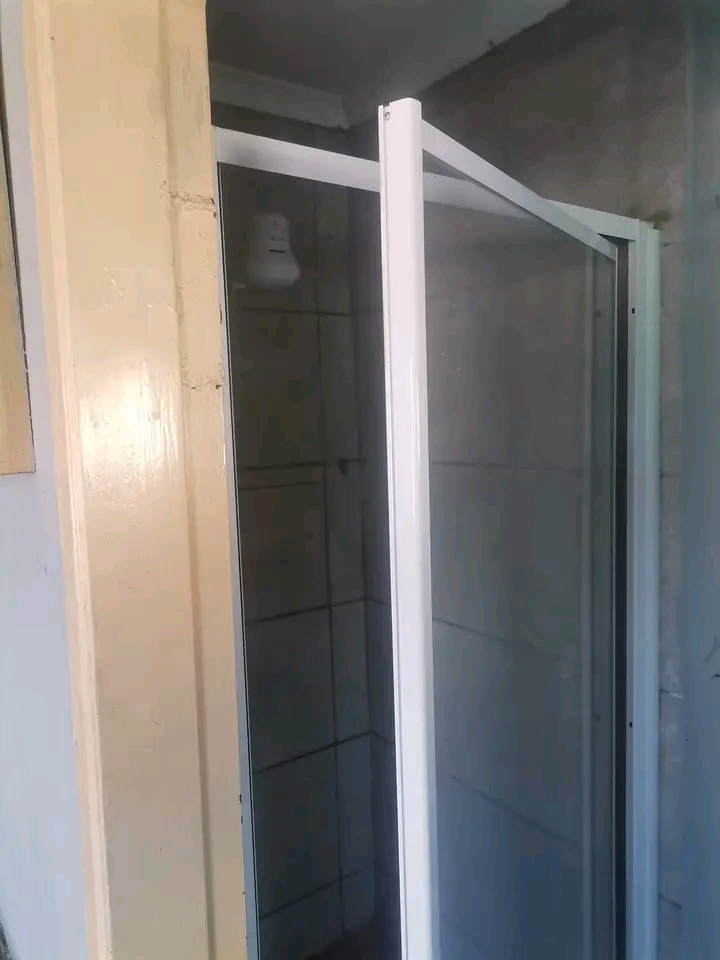 A very nice bachelor with fitted kitchen, fit  in Birch Acres