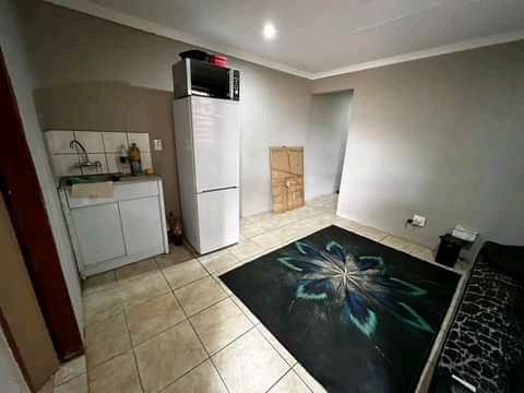 Divided garage ensuite at protea city for 280  in Soweto