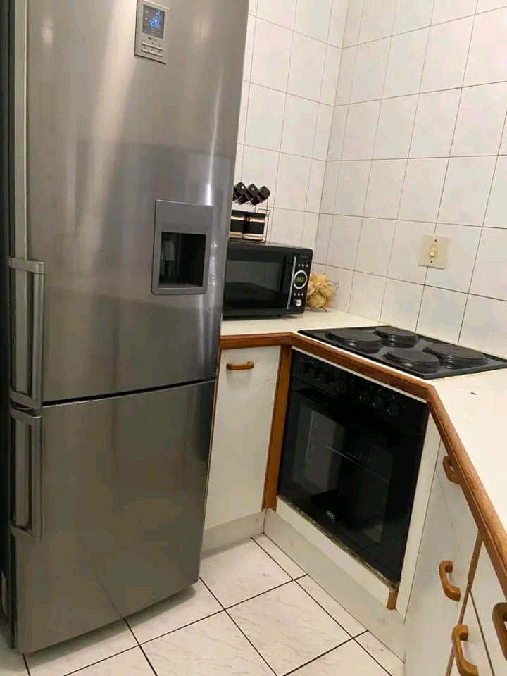 A room to rent in a 2 bedroom ground floor un  in Northriding