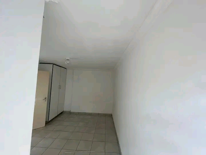 West🏘️ terenure 🏡
3 units 
rental :  in Kempton Park