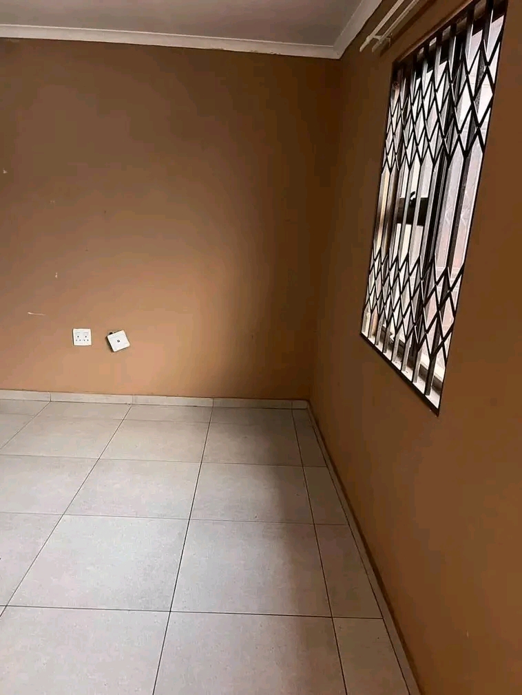 2 bachelor units available immediately for oc  in Katlehong