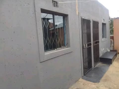 Room available to rent ext 5( sonwabo) near t  in Palm Ridge