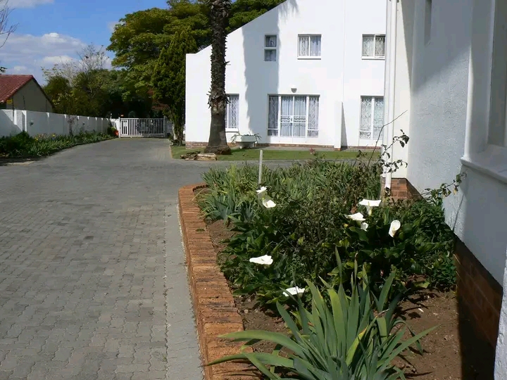 1 bedroom duplex unit available in johannesbu  in Lyndhurst