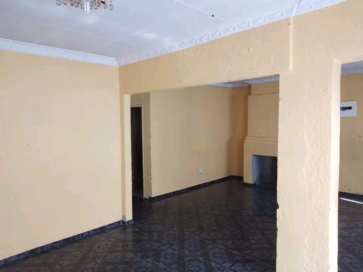 House available for rental in soweto (immedia  in Molestane