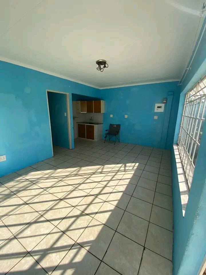 Available immediate.
cozy granny flat perfec  in Boksburg