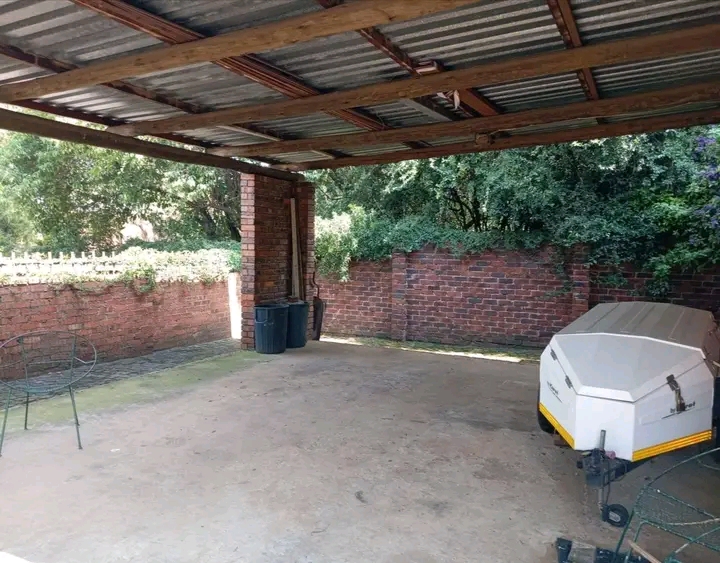 2 bedroom cottage to let 
r5000p/m 
occupat  in Mulbarton
