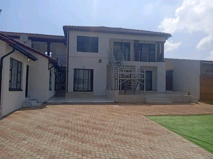 Spacious one bedroom apartment with a fitted   in Norkem Park