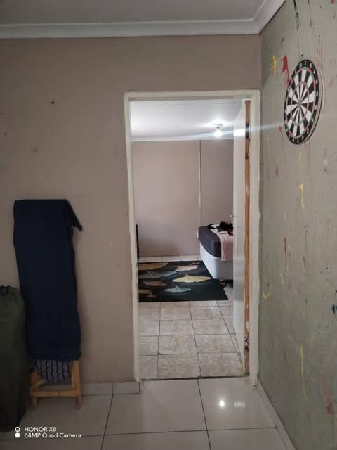 2 cottage available same yard ext 29
no land  in Protea Glen