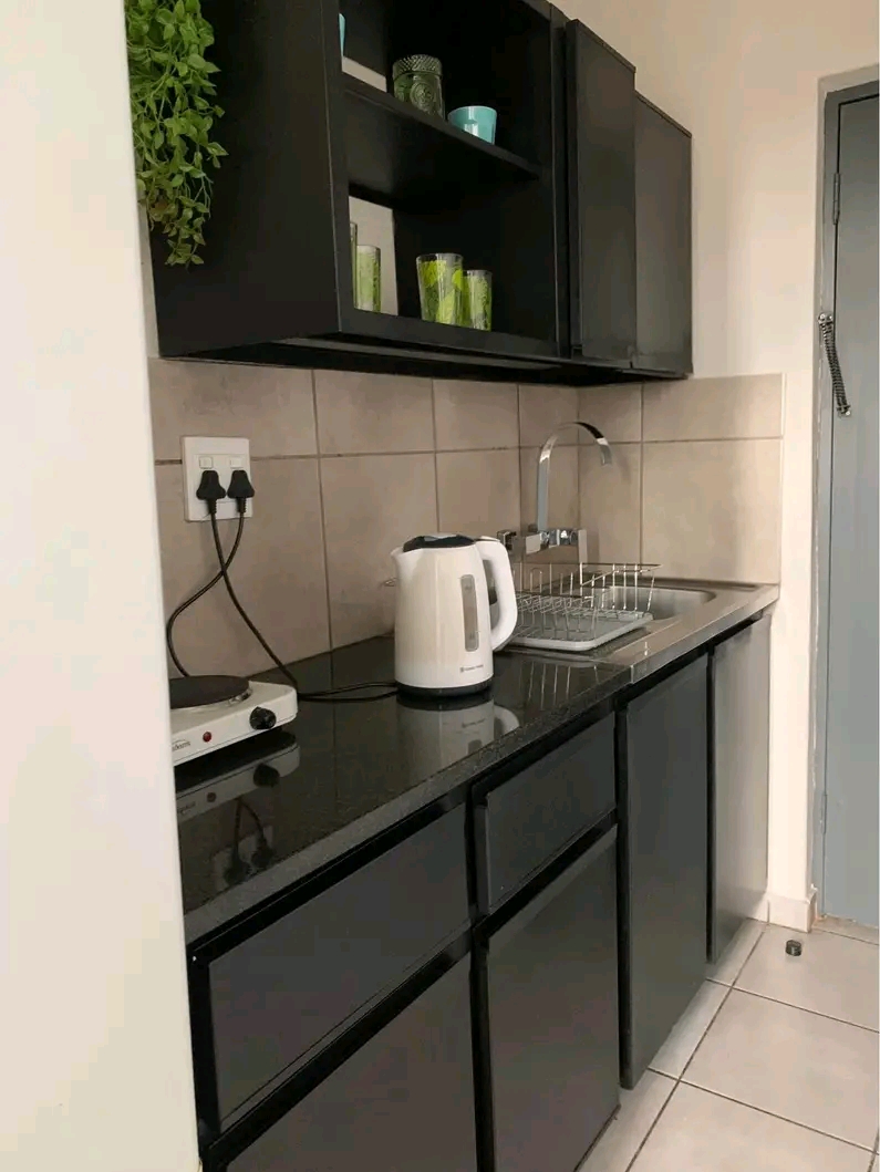1 bedroom loft 4500
bachelor 3800
electrici  in Maboneng